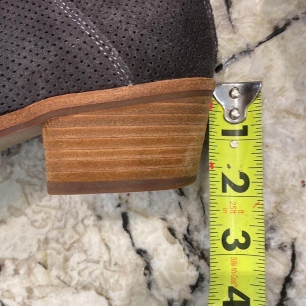Dolce Vita Grey Booties - women’s size 6.5 - Picture 8 of 8